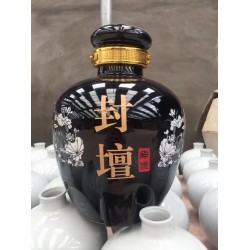 哈爾濱陶瓷酒壇廠200斤裝定做，顏色柚陶瓷150斤裝批發(fā)